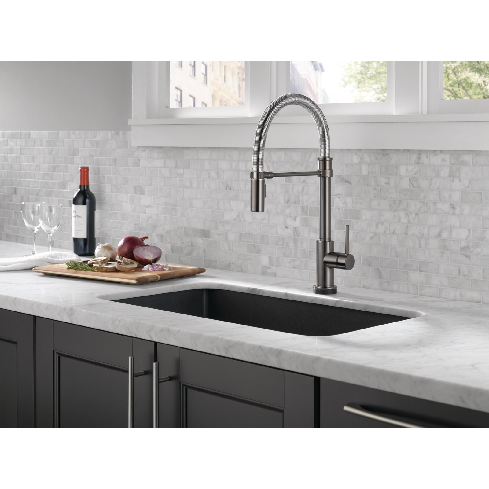 Trinsic Pro Pull-Down Touch Kitchen Faucet, Black Stainless
