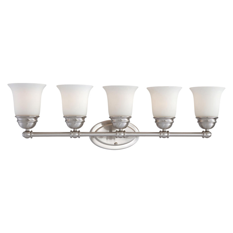 Éclairage pour salle de bain 5 lumières Selway - nickel brossé 31 po Selway, Brushed Nickel