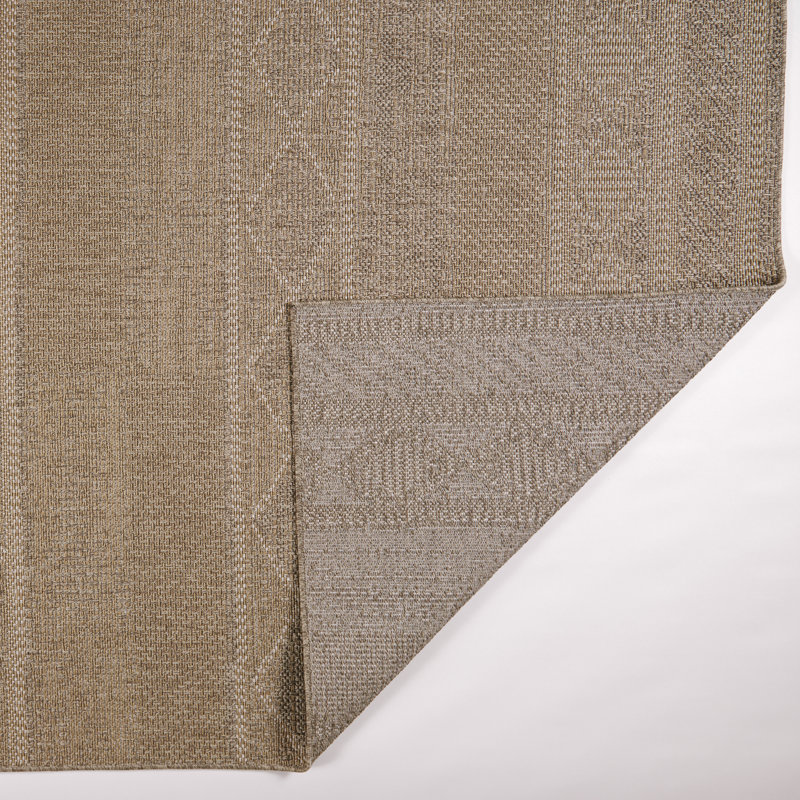 Tapis d'intérieur / extérieur en polypropylène tissé à la machine Tarquinia, 2 pi x 3 pi