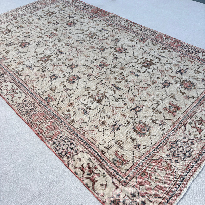 Tapis beige 74,8 x 126 po