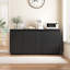 Buffet noir cannelé à 4 portes avec prise de courant intégrée, armoire d'appoint moderne sans poignée avec portes à texture ondulée verticale pour la cuisine ou la salle à manger-1673657396