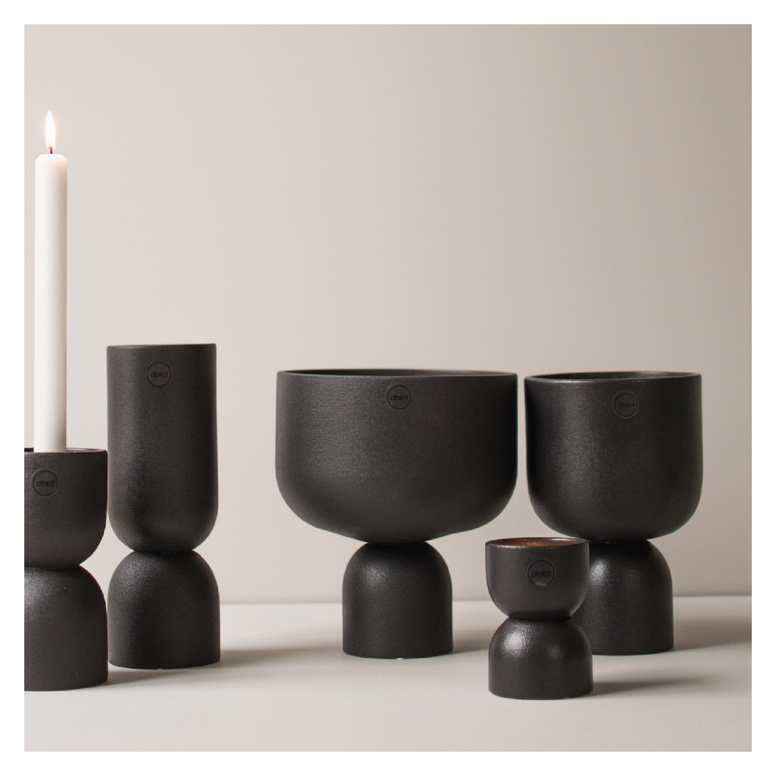 7.87'' Ceramic / Porcelain Table Vase, Black, 7.87" H x 5.12" W x 5.12" D