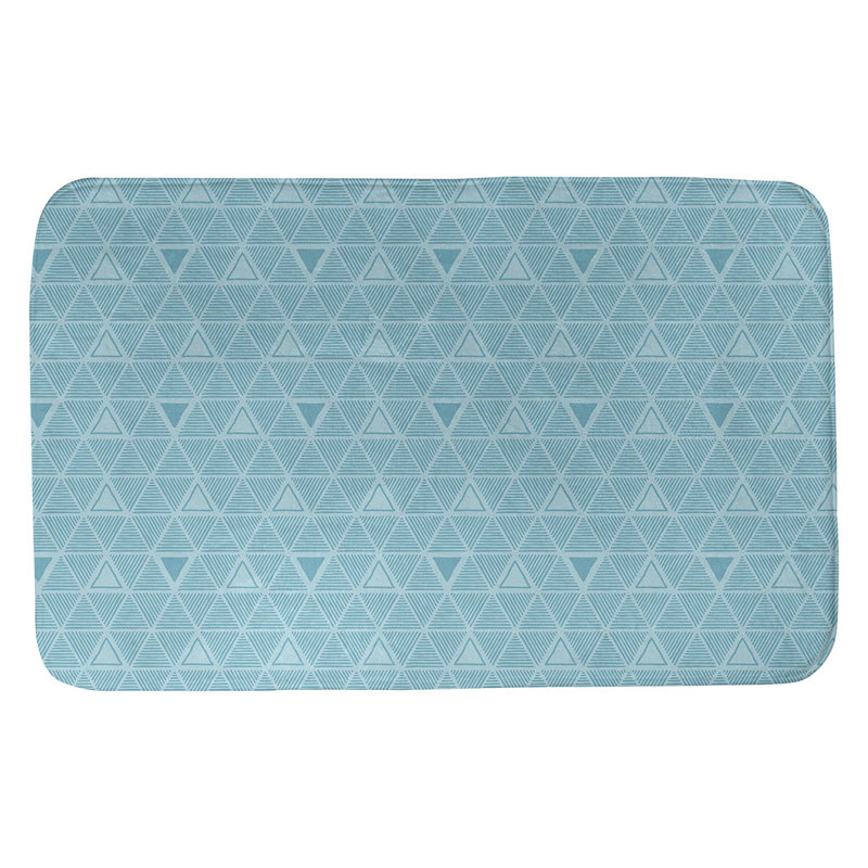 Tapis de bain géométrique à motif de triangles dessinés à la main, l 17 po x L 24 po, Sarcelle clair