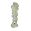 Statue de jardin en ciment blanc vieilli représentant le Chapelier fou d'Alice au pays des merveilles, 47 cm de haut.