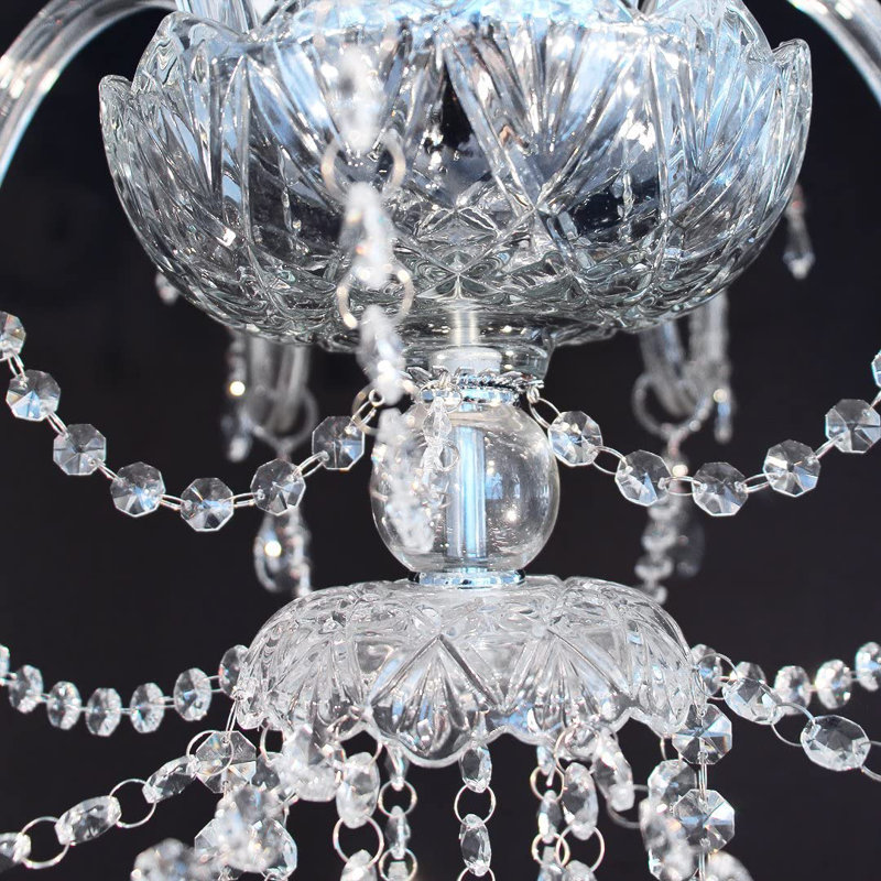 Lustre traditionnel en verre de style bougie à 12 lumières l 30 po Damitri avec détails en cristal pour le salon ou la chambre à coucher