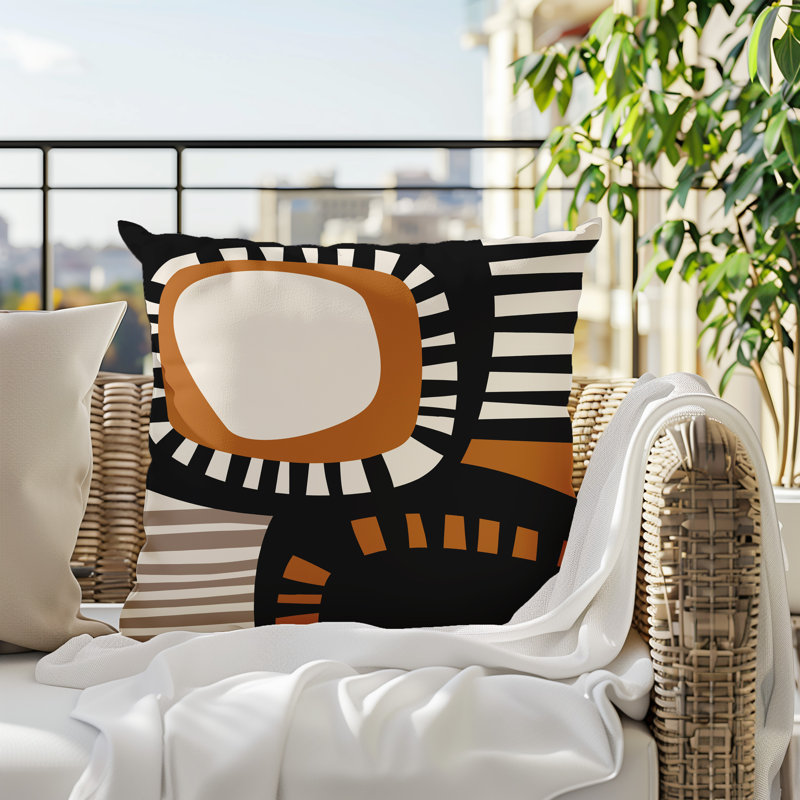 Oreiller carré réversible intérieur / extérieur Alika, H 19 po x l 19 po, Orange brûlé / noir / blanc cassé abstrait
