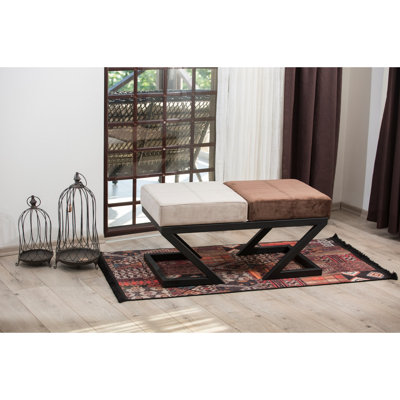Pouf en velours industriel avec pieds en métal, beige et brun / noir | 17,7 po x 17,7 po x 17,7 po | 32 mousses en mousse pour plus de confort | Tissu facile à nettoyer, décoration élégante et fonctionnelle pour le salon ou la chambre à coucher