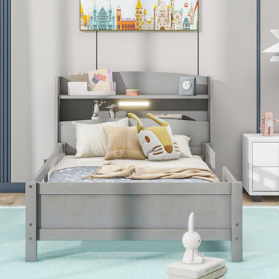 Lit plateforme simple en bois avec éclairage à DEL intégré, tête de lit avec rangement et garde-corps