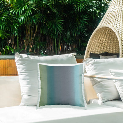 Coussin extérieur subtil dégradé imprimé dégradé par Third & Wall Studios