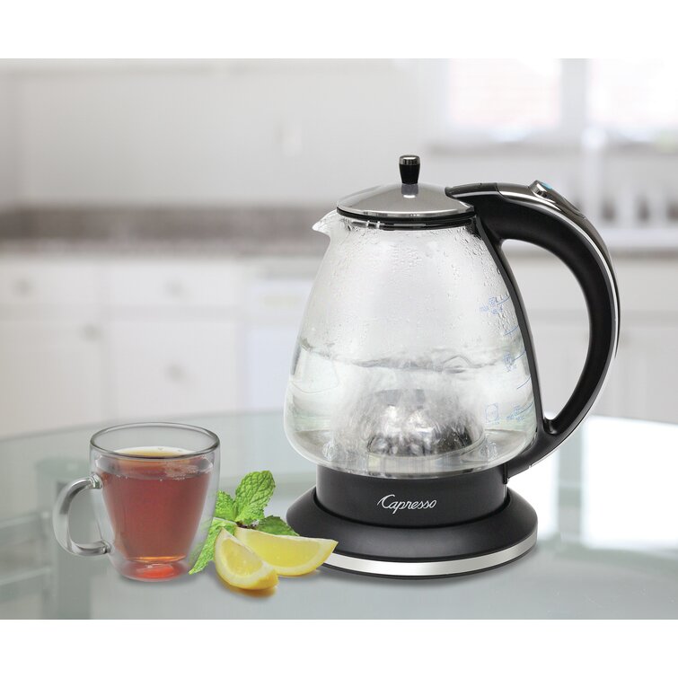 Farberware Fast and Efficient Stainless Steel Electric Kettle 1.5 Qt.  Capacity 