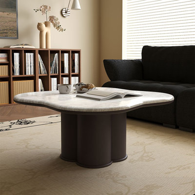 Table basse en pierre de style médiéval