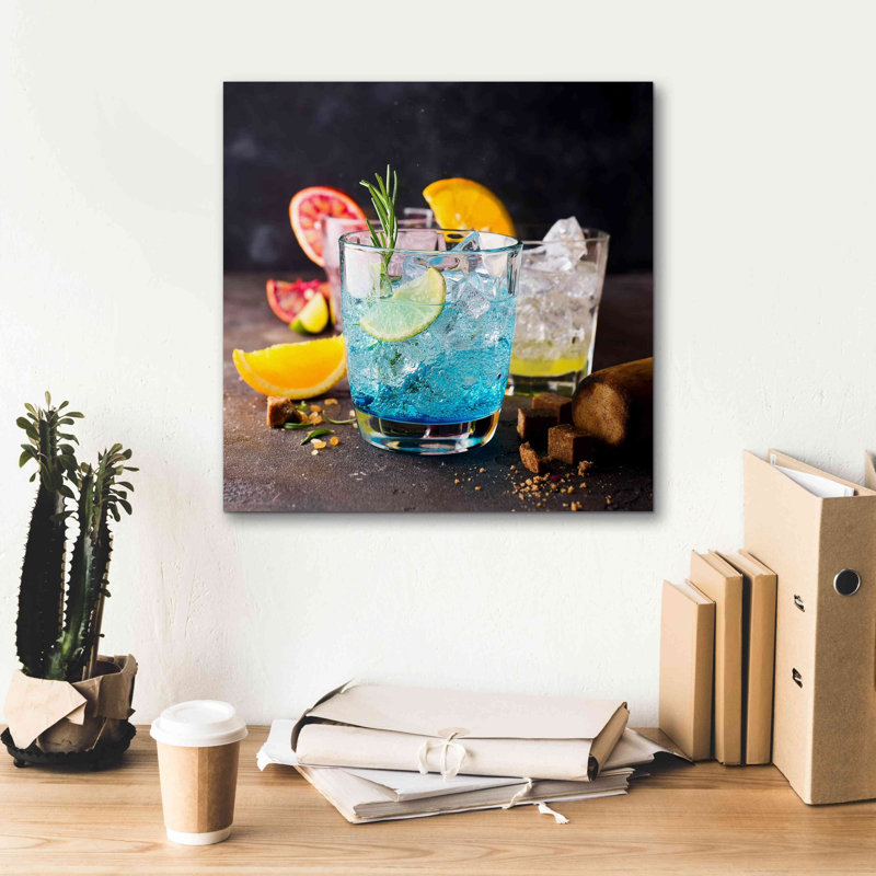 "Red Hawkian Lagoon" par Epic Portfolio, art mural sur toile, H 18 po x l 18 po x P 0,75 po