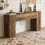 Console en bois avec canapé robuste et couloir