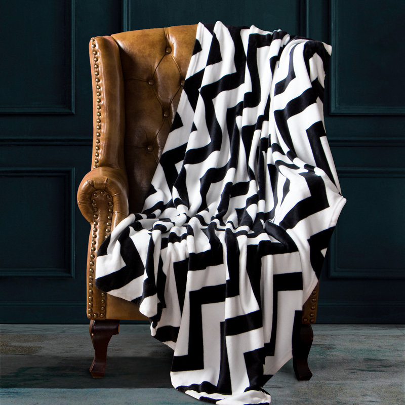 Couverture en flanelle super douce, Chevron noir / blanc, Très grand lit