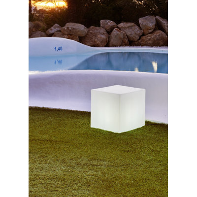 Kubbia Moderna XL Inola Plastic Coffee Table