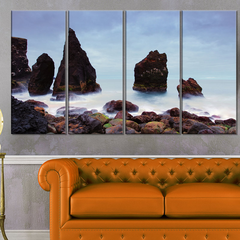 « sharp rocky littoral raykjanes », reproduction de photo à multiples images sur toile tendue