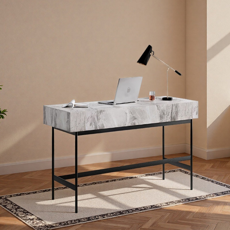 Bureau d'écriture gris clair et blanc clair, H 29,92 po x l 47,24 po x P 23,62 po