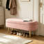Long tabouret de rangement en velours rose français