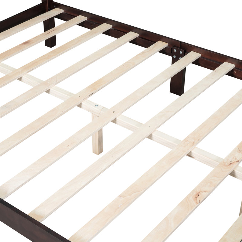 Grand lit plateforme en noyer foncé, conception rétro avec sommier à lattes en bois, plateforme en bois sécuritaire, facile à construire et sans sommier, et assemblage rapide et fiable.