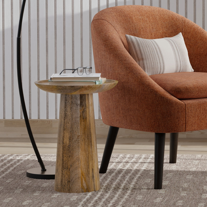 Table de bout contemporaine en bois de manguier massif l 13 po avec finition texturée Matney Dayton, Naturel