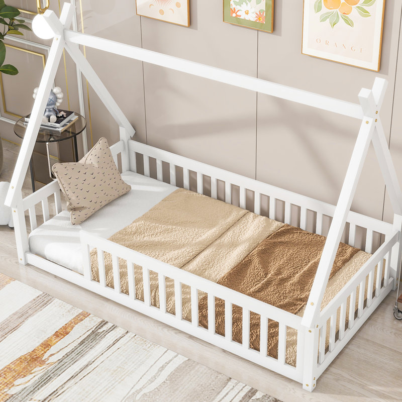 Lit simple avec design tipi - Créez une chambre douillette au sol, Blanc