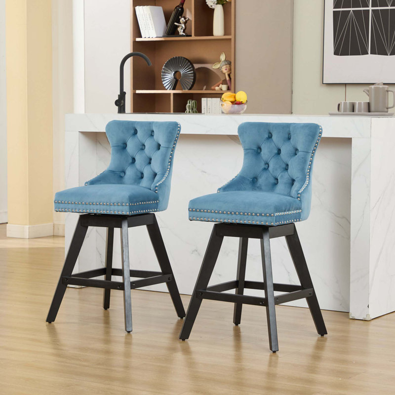 Tabourets de bar pivotants en velours avec décoration capitonnée à boutons et pieds en bois, garniture cloutée chromée, chaises de bar style loisirs, tabourets de bar, ensemble de 2