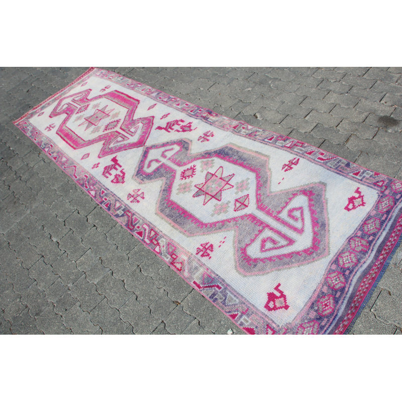 Tapis de couloir rétro en laine rose Herki