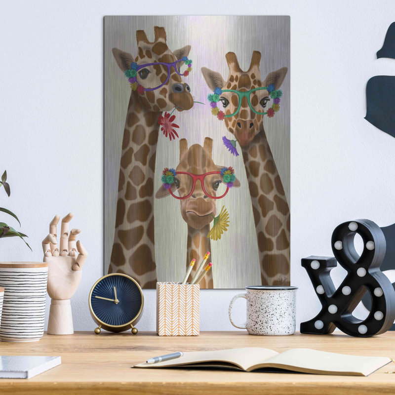 Girafe et verres à fleurs, Trio par Fab Funky - impression sans cadre sur métal, L 12 po x H 16 po