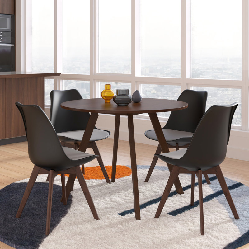 Ensemble repas pour quatre personnes, Noir