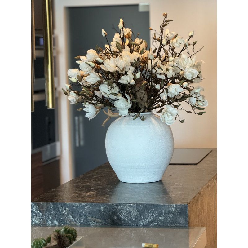 Konos Vase With White Magnolias