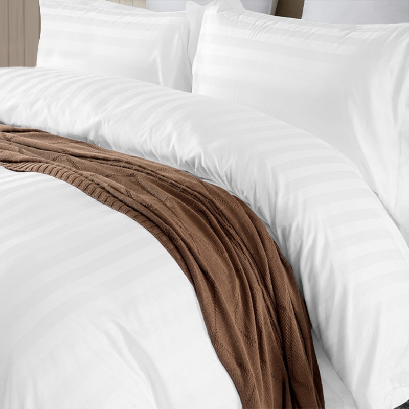 Florane Microfibre 250 TC Reversible Modern & Contemporary Stripe Duvet Cover Set with Pillow, White