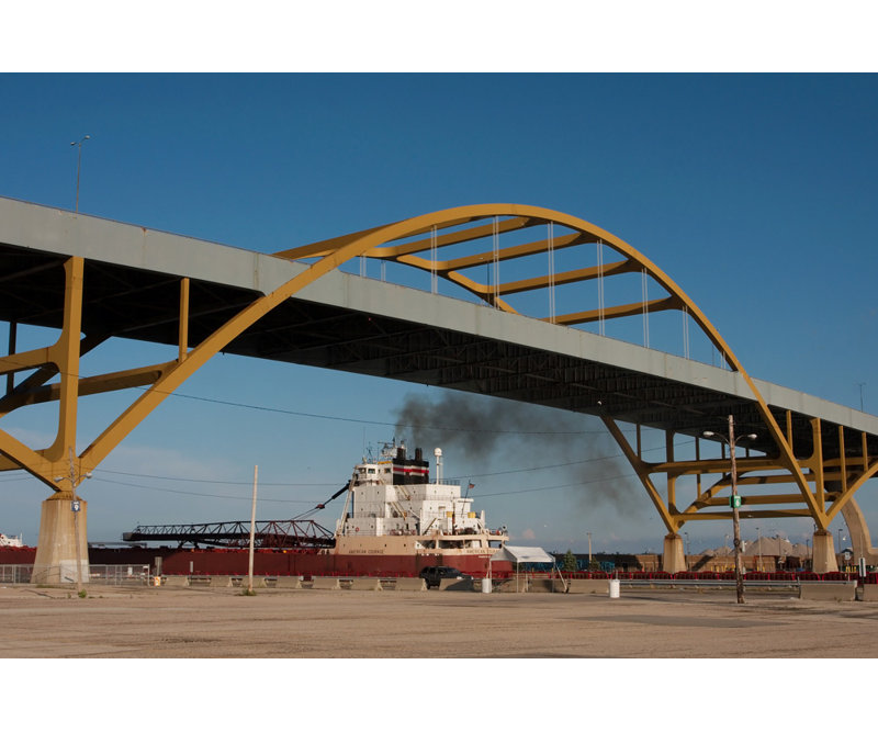Hoan Bridge, Milwaukee, Wisconsin, H 12 po x l 18 po