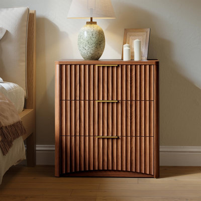 Table de chevet cannelée, table de chevet à 3 tiroirs, table de bout en bois avec rangement Mid-Century moderne pour chambre à coucher