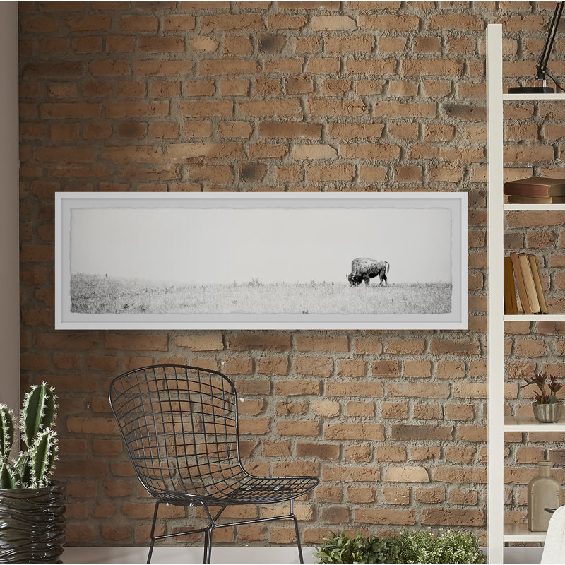 Wild Buffalo '- Reproduction de photo panoramique sur papier encadrée, H 15 po x l 45 po