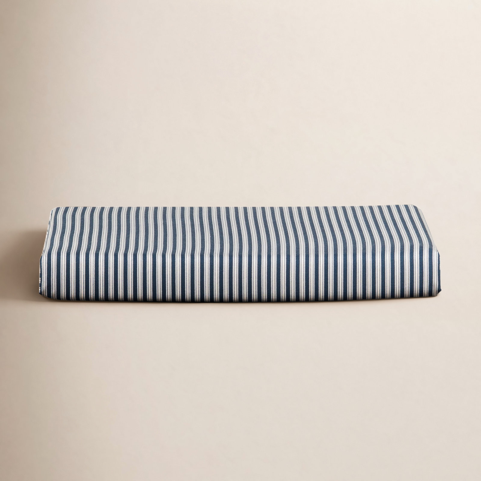 Dauntsey 17" Chair Pad, Dark Blue/White