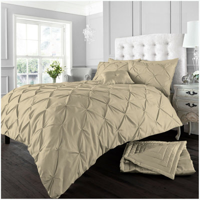 Jaggers Geometric Shapes Duvet Cover Set with Pillowcases Included