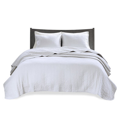 2 Piece Quilt In White For Twin/twin Xl - Cotton Filled Microfiber, Reversible A Relaxing Sleep Microfiber With Fill, Reversible, Improves Bedroom Style And Comfort