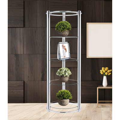 Étagère triangulaire moderne avec cadre et verre trempé, 5 tablettes spacieuses pour les espaces de vie principaux, dos ouvert, apparence argentée transparente du cadre en verre, présentation verticale en finition