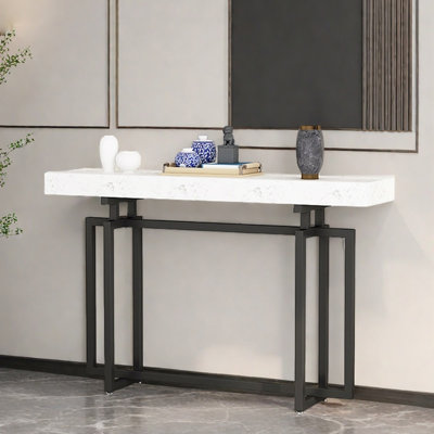 Console Nordic Minimalist