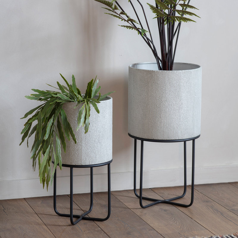 Tamura Metal Pot Planter, White