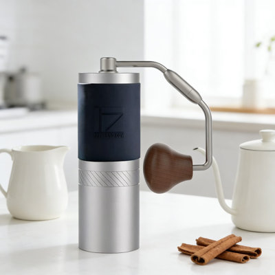 Moulin à café manuel avec meule conique en acier inoxydable, capacité de 35 G, réglage numérique interne, poignée pliable et conception facile à nettoyer