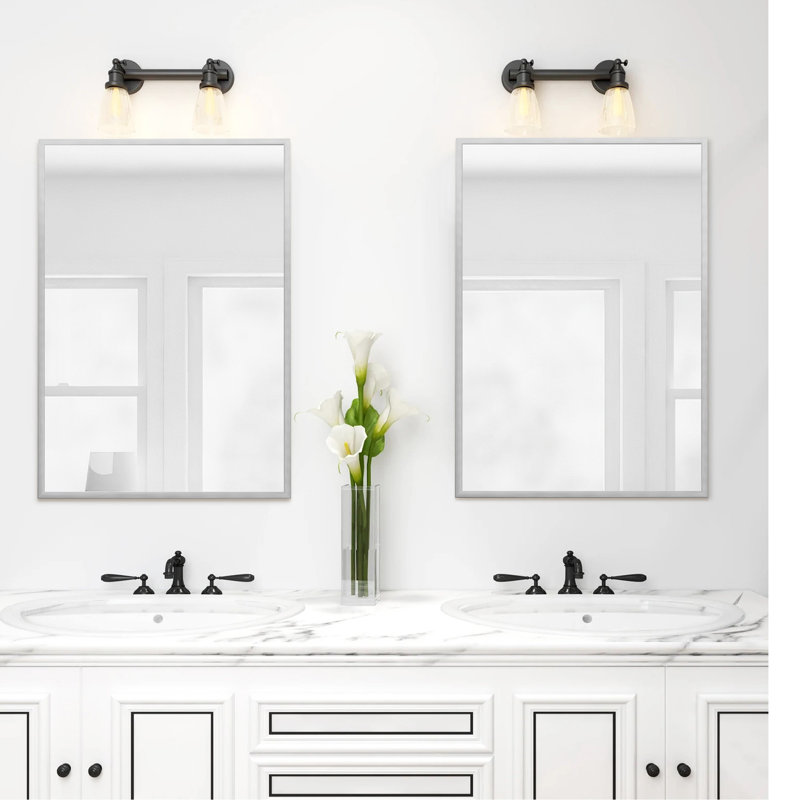Miroir d'appoint mural moderne et contemporain Beshore, Argent, 47 po x 22 po