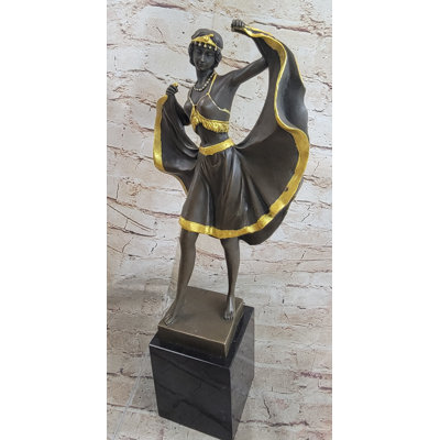 Sculpture en bronze de Belly Dancer soulevant une jupe art déco sur base de marbre par Bergman