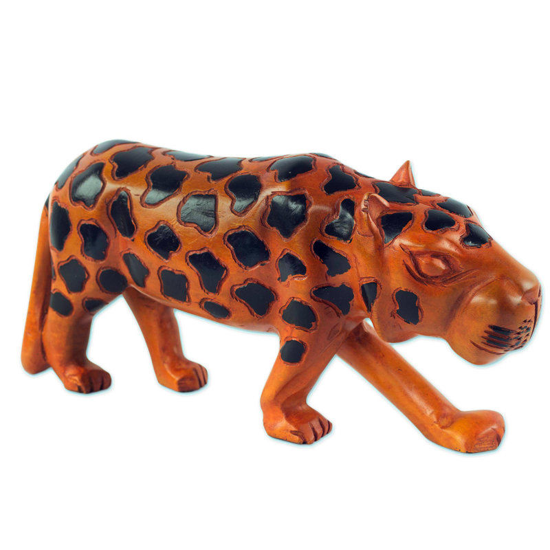 Figurine sculptée à la main en bois et léopard africain