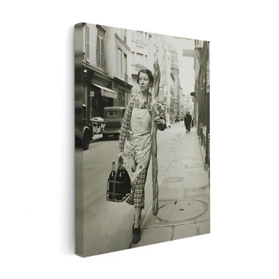 Femme avec baguette