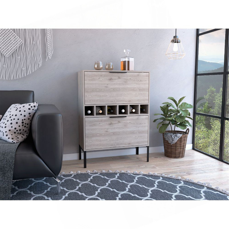 Bar Puertu, six casiers à vin, armoire à deux portes