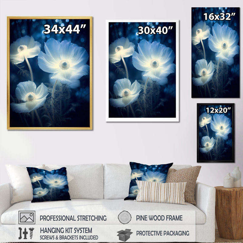 «White Blue Petals And Beauty II», impressions sur toile florales, H 40 po x l 30 po x P 1,5 po, Cadre flottant doré