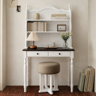 Bureau avec tiroirs et tablettes