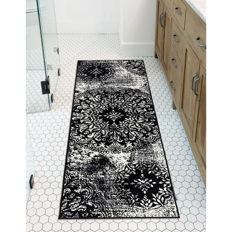 Tapis floral Brandt, Tapis de couloir 2 pi x 9 pi 10 po, Noir / blanc