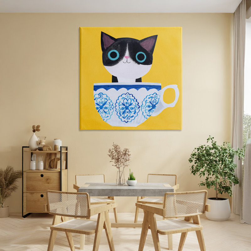 Tasse à thé chaton sur toile jaune, design par Angie Rozelaar, H 36 po x l 36 po